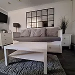 Lucy Apartments With Saltwater Pool And Free Private Parking Апартаменты *