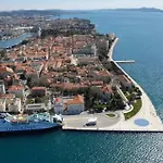 Lucy Apartments With Saltwater Pool And Free Private Parking
