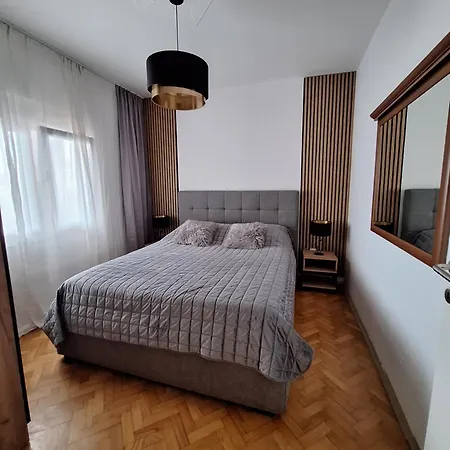 Lucy Apartament *