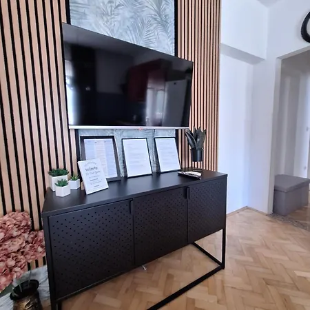 Lucy With Heated Saltwater Pool And Free Private Parking Appartement Zadar