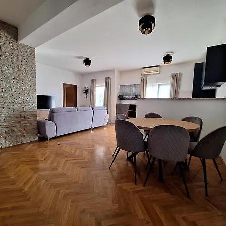 Appartement Lucy With Heated Saltwater Pool And Free Private Parking *