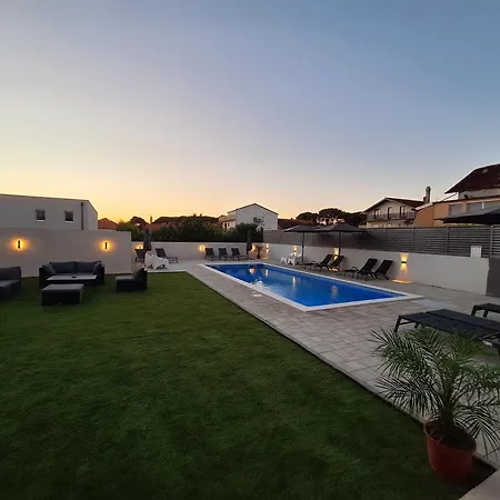 Lucy With Heated Saltwater Pool And Free Private Parking Zadar