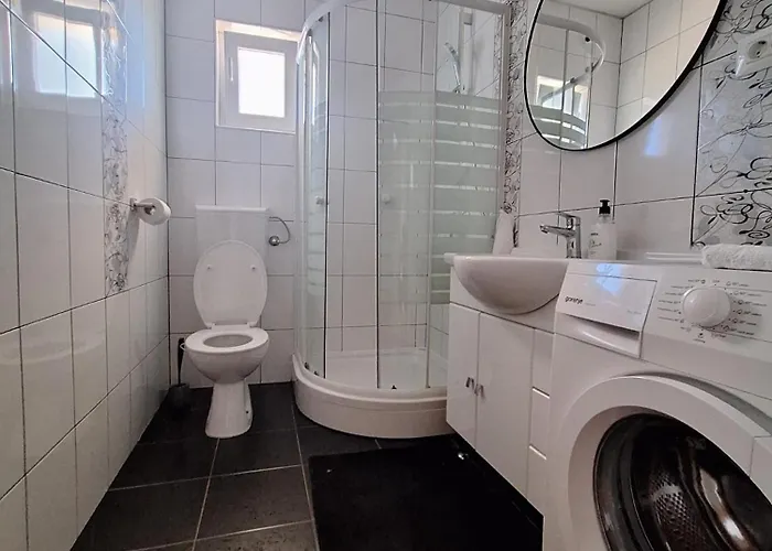 Apartment Lucy With Heated Saltwater Pool And Free Private Parking Zadar