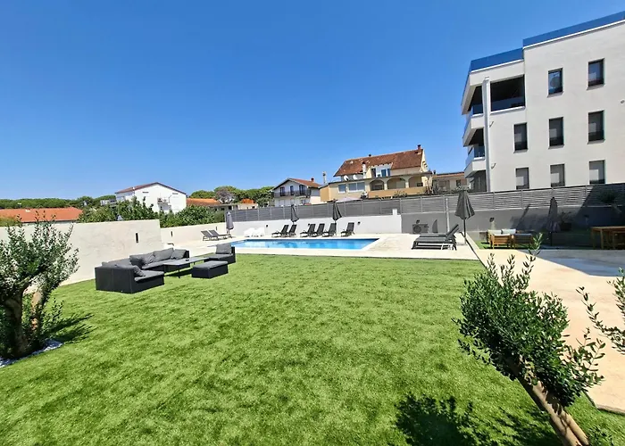 Apartment Lucy With Heated Saltwater Pool And Free Private Parking