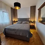 Lucy Apartments With Saltwater Pool And Free Private Parking Zadar