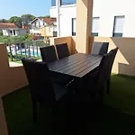 Daire Lucy Apartments With Saltwater Pool And Free Private Parking