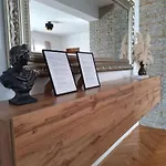 Lucy With Saltwater Pool And Free Private Parking Appartamento *