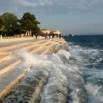 Daire Lucy Apartments With Saltwater Pool And Free Private Parking Zadar