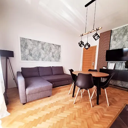 Lucy - Free Private Parking Apartment *