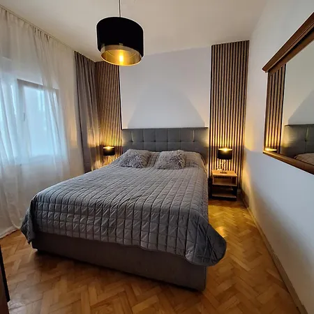 Lucy - With Heated Saltwater Pool And Free Private Parking Zadar