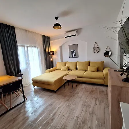 Lucy - Free Private Parking Apartment