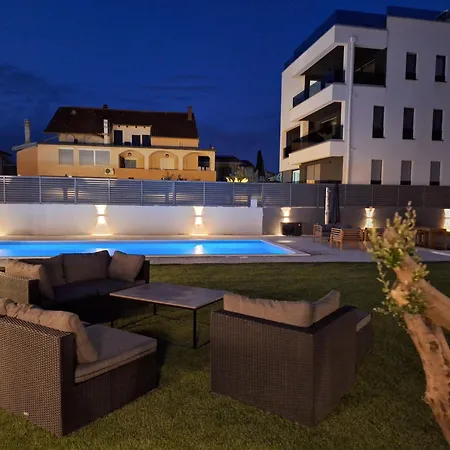 Lucy - With Heated Saltwater Pool And Free Private Parking * Zadar