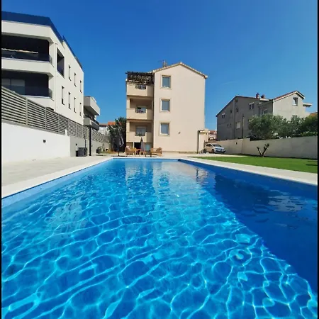 Apartment Lucy - With Heated Saltwater Pool And Free Private Parking Zadar