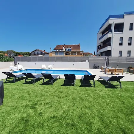 アパート Lucy With Heated Saltwater Pool And Free Private Parking