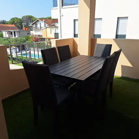 Apartment Lucy - With Heated Saltwater Pool And Free Private Parking
