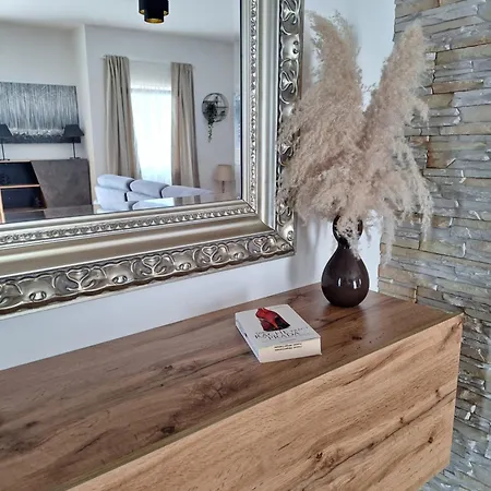 דירה Lucy With Heated Saltwater Pool And Free Private Parking *