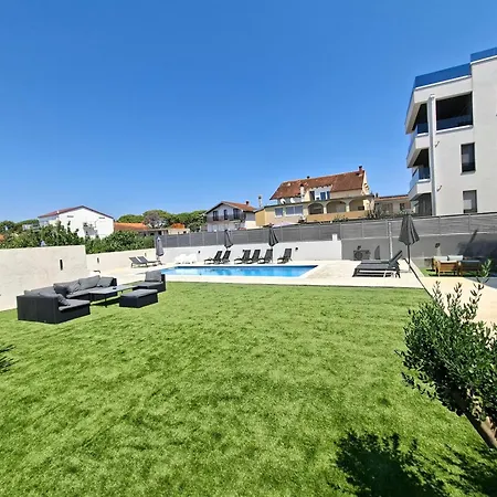 דירה Lucy With Heated Saltwater Pool And Free Private Parking