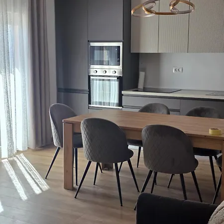 Lucy - With Heated Saltwater Pool And Free Private Parking Apartment Zadar