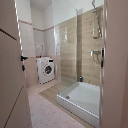 Lucy - With Heated Saltwater Pool And Free Private Parking Apartment Zadar
