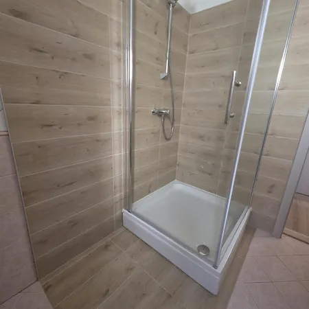 Lucy - With Heated Saltwater Pool And Free Private Parking Apartment Zadar