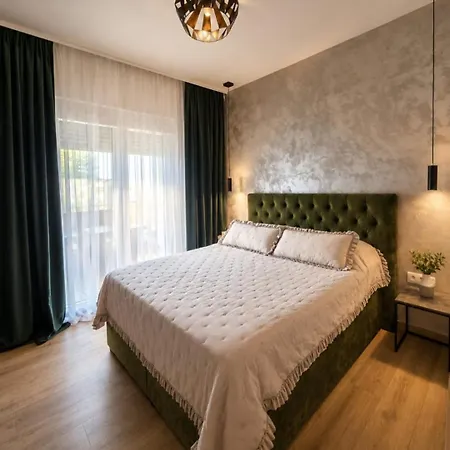 Apartment Lucy - With Heated Saltwater Pool And Free Private Parking *
