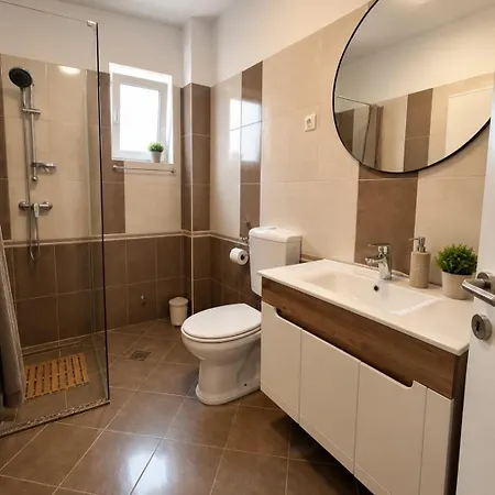 Apartment Lucy - With Heated Saltwater Pool And Free Private Parking Zadar