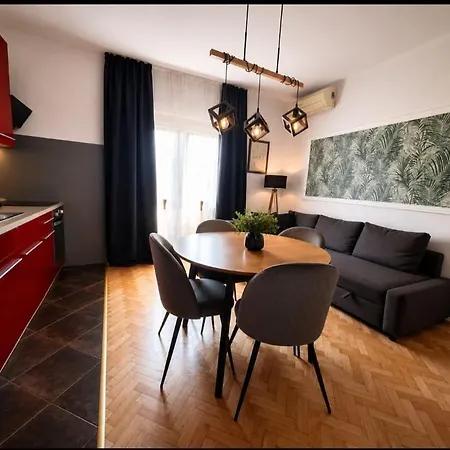 Lucy - With Heated Saltwater Pool And Free Private Parking Apartment Zadar