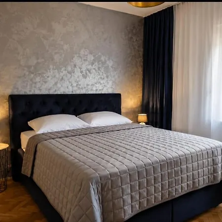 Lucy - With Heated Saltwater Pool And Free Private Parking Apartment Zadar