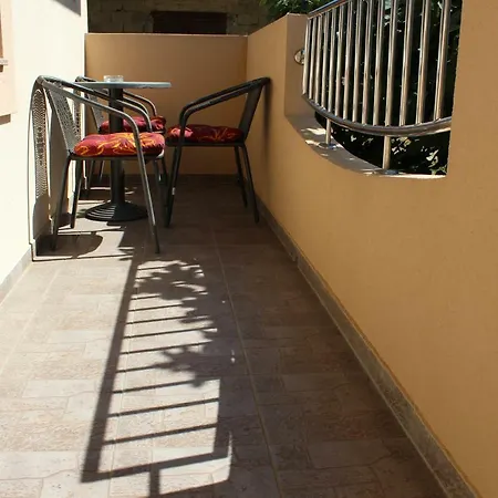 Apartment Lucy - Free Private Parking *