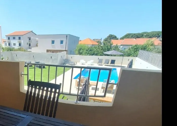 アパート Lucy With Heated Saltwater Pool And Free Private Parking ザダル