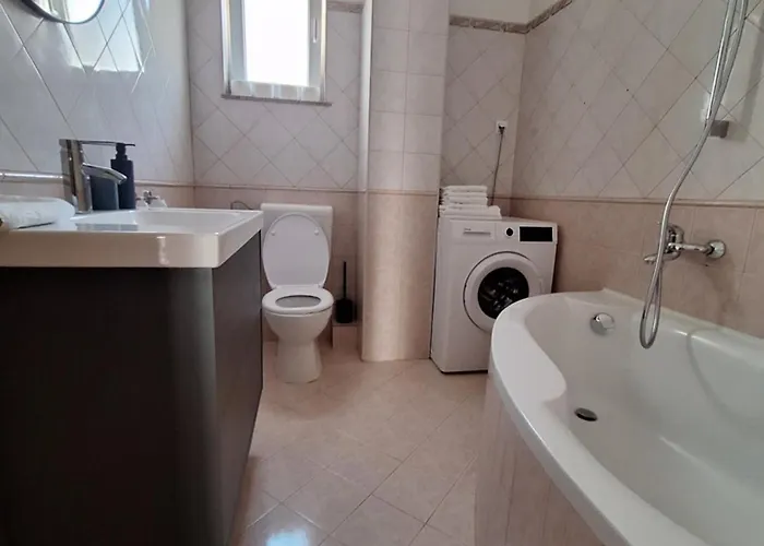 Lucy With Heated Saltwater Pool And Free Private Parking Apartman Zadar