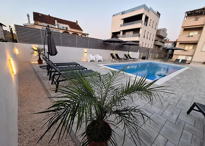 Apartman Lucy With Heated Saltwater Pool And Free Private Parking